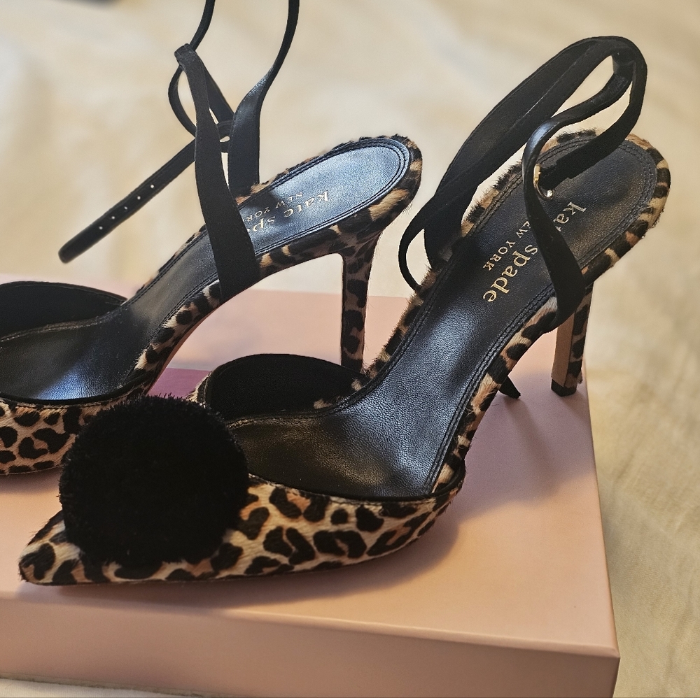 Kate Spade New York Amour Pom Shoe